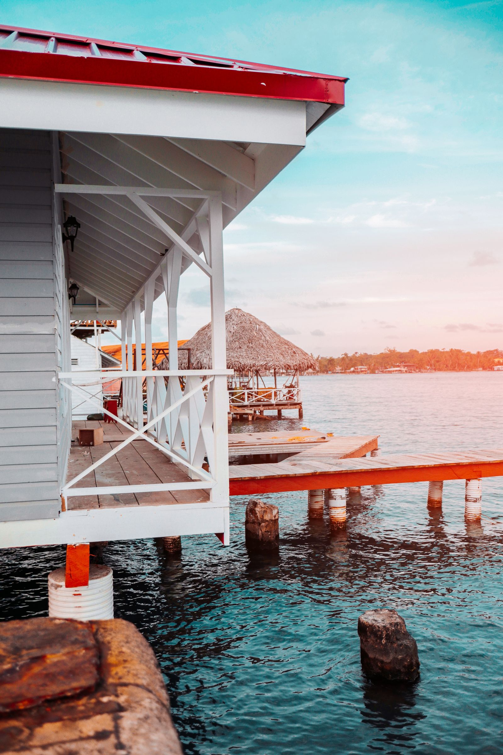 Casa sul mare al tramonto a Bocas del Toro, Panama