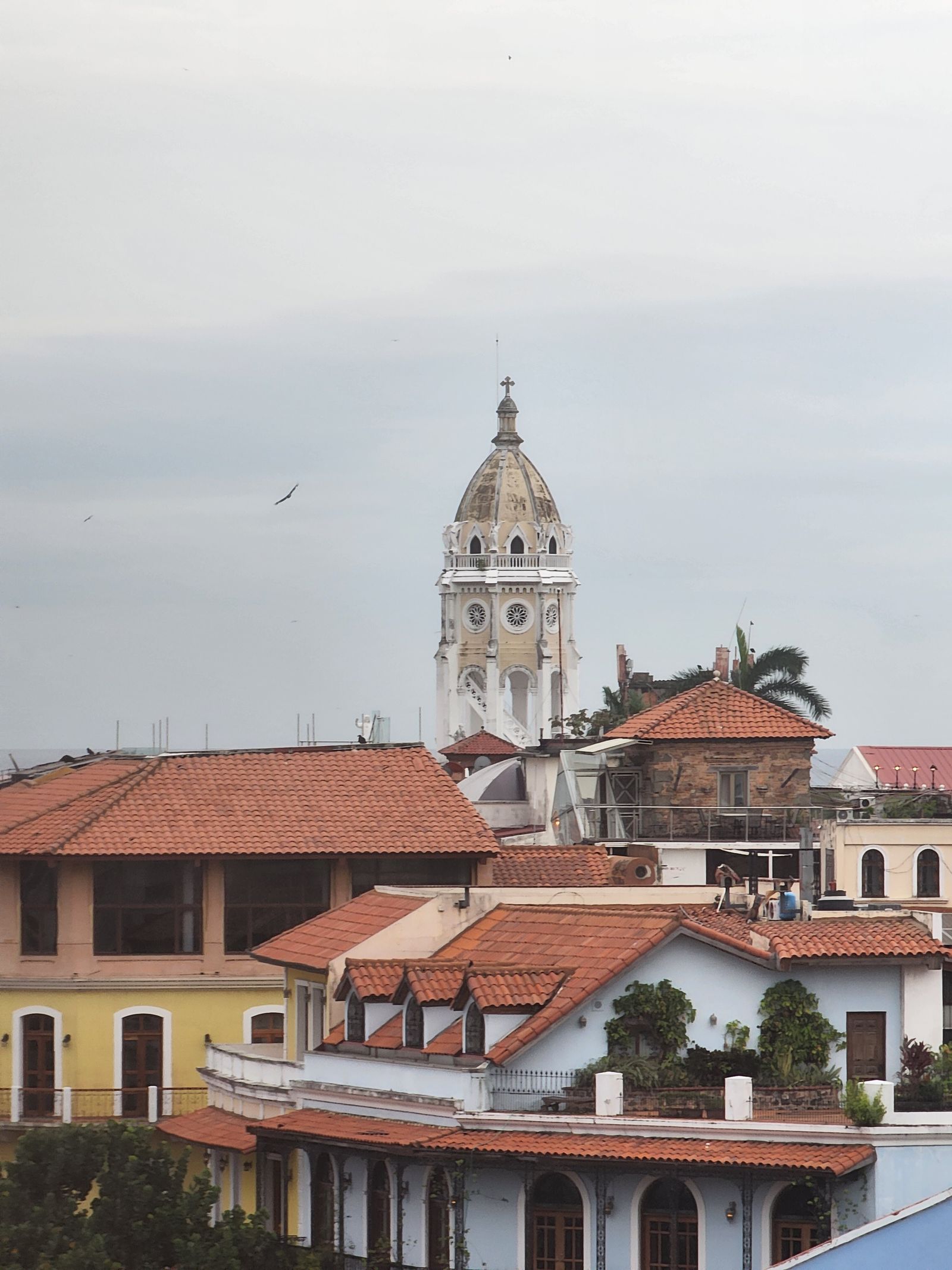 Tetti e architettura storica del Casco Viejo a Panama City